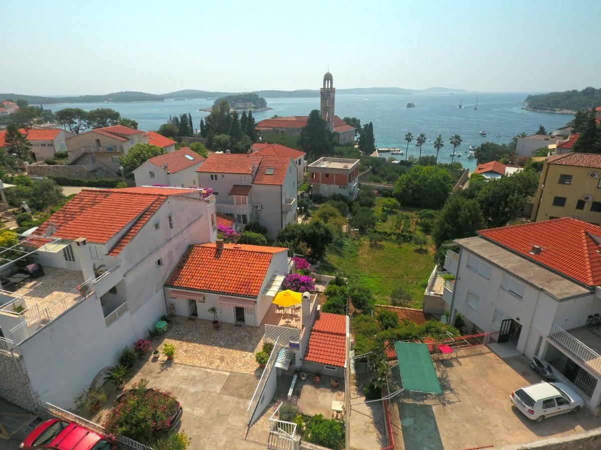 Apartments Hruban Hvar Town Bagian luar foto